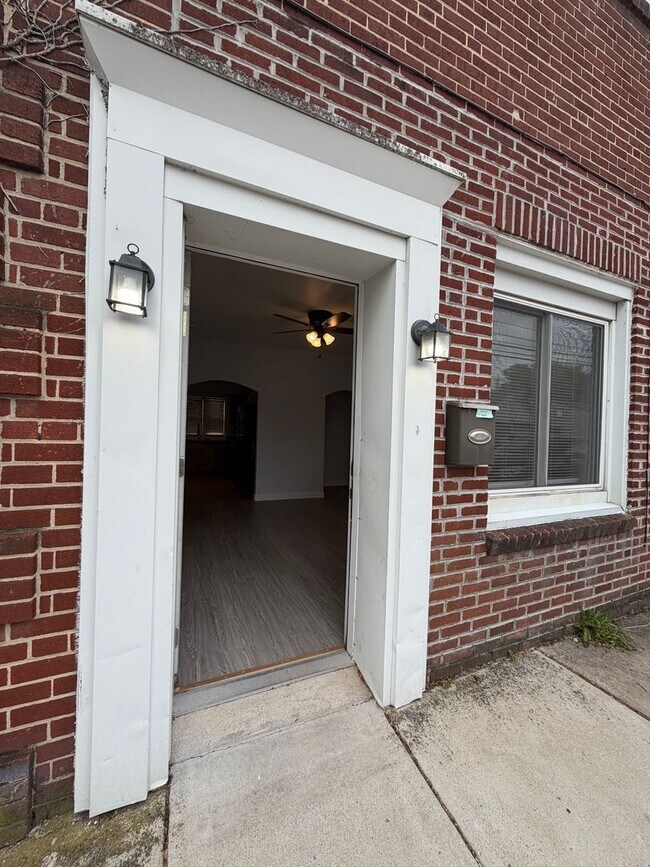 Foto del edificio - *8-10 South Pitt Street