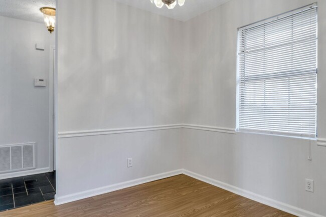 Foto del edificio - 207 Whittington Dr