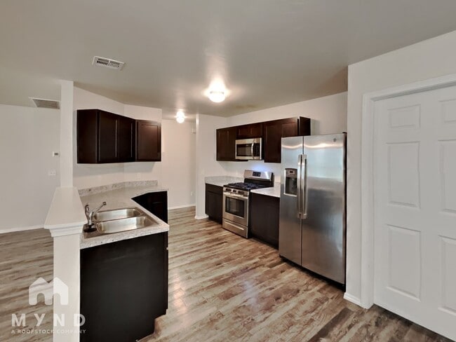 Building Photo - 4201 Umbria Rd