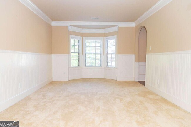 Building Photo - 661 Warwick Dr
