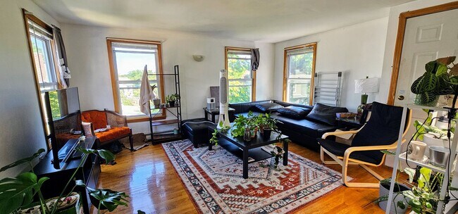 Stunning and Spacious 3-bedroom Unit Brighton - Stunning and Spacious 3-bedroom Unit Brighton Apartment