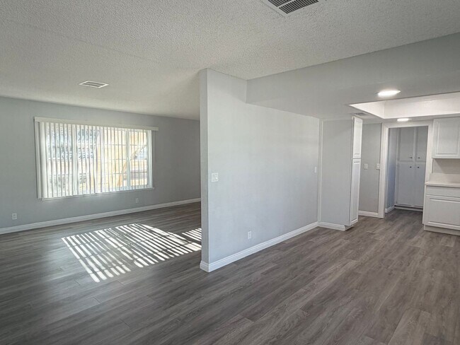 Foto del edificio - READY NOW! 3+2