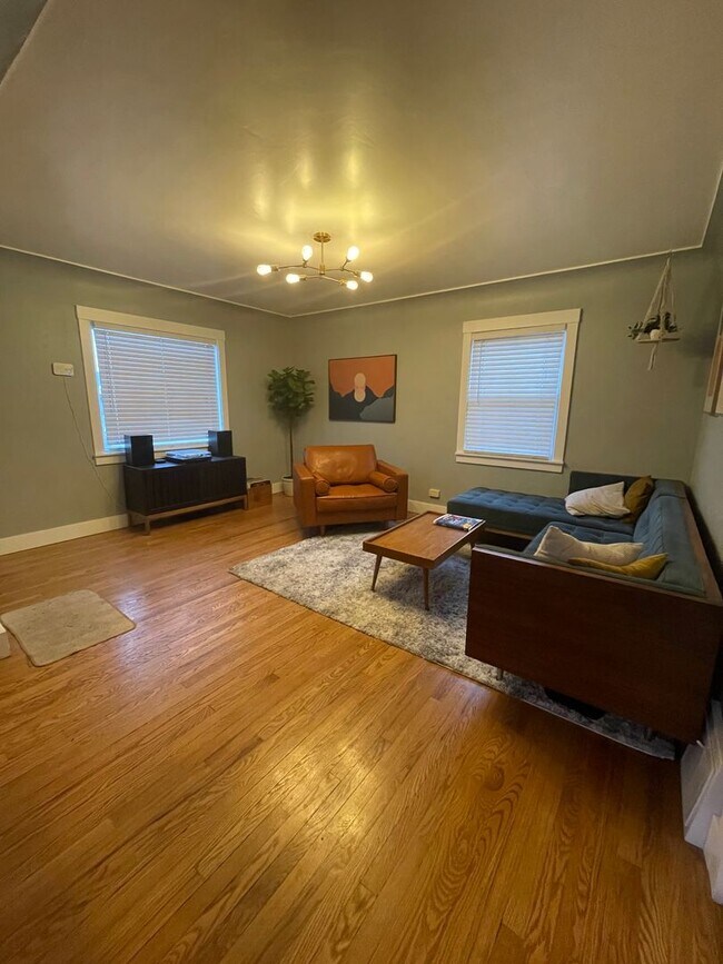 Foto del edificio - Charming Updated Ranch with Smart Features...