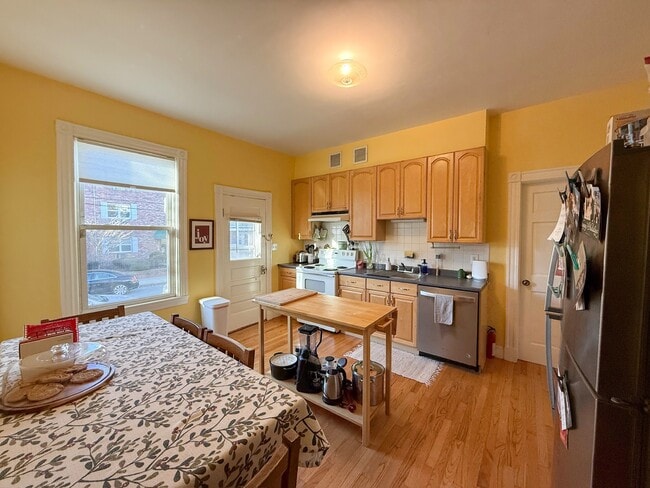 Foto del edificio - 283 Summer St