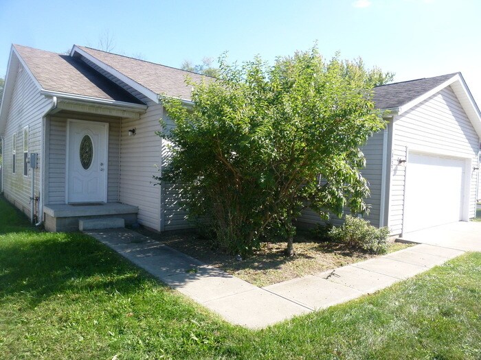 Primary Photo - 3 BR Home with 2 Car Attached Garage