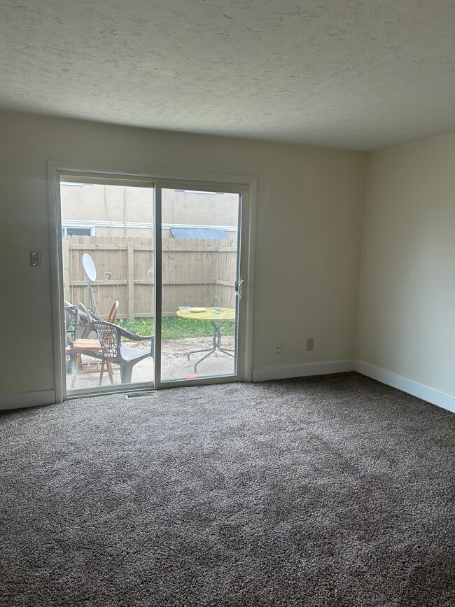 Building Photo - 4677 Tarryton Ct S