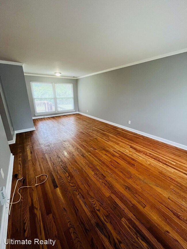 Building Photo - 3 br, 1 bath House - 321 Royce Dr.