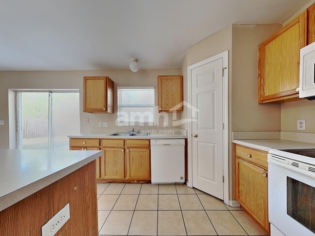 Foto del edificio - 30131 Rattana Ct