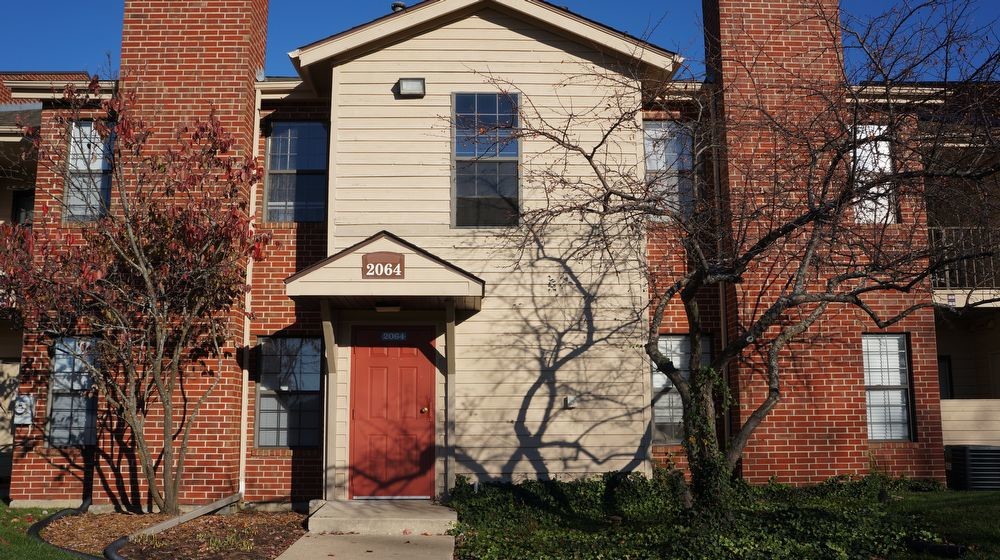 Primary Photo - 2064 N Rand Rd