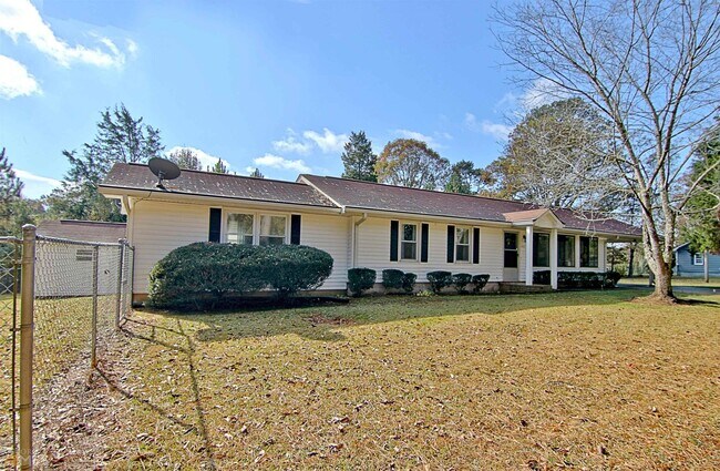 Foto del edificio - 155 Long Rd