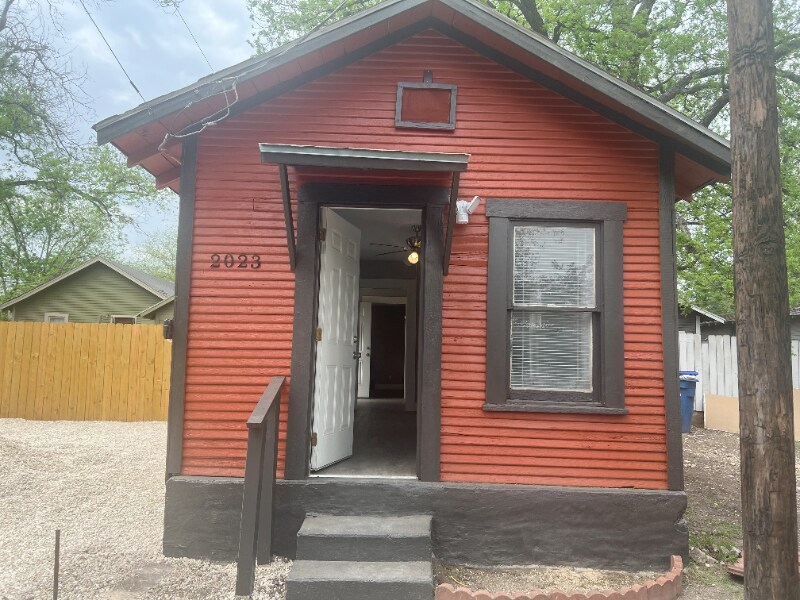 Photo - 2023 Beaver Ln (San Antonio, TX)