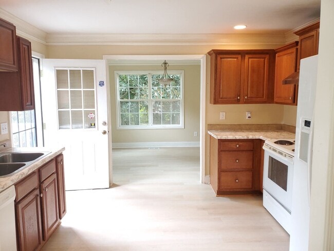 Building Photo - 1456 Kennesaw Dr NW