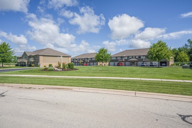 Building Photo - Woodland Estates