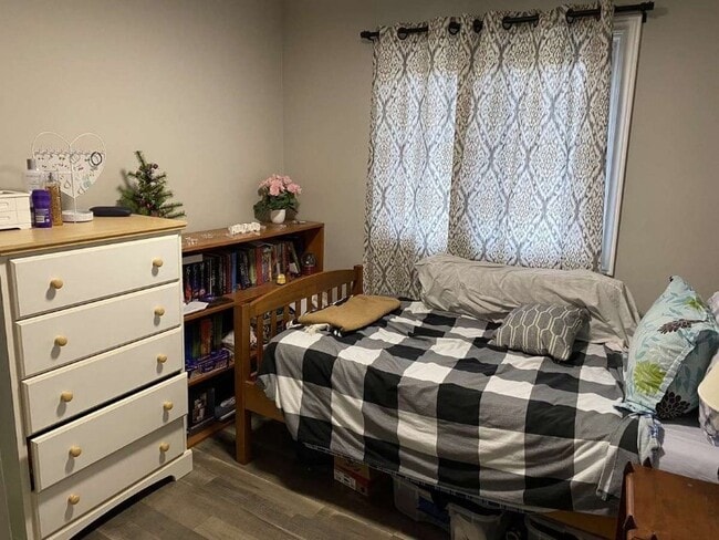 Photo du bâtiment - 1201 Afton Dr