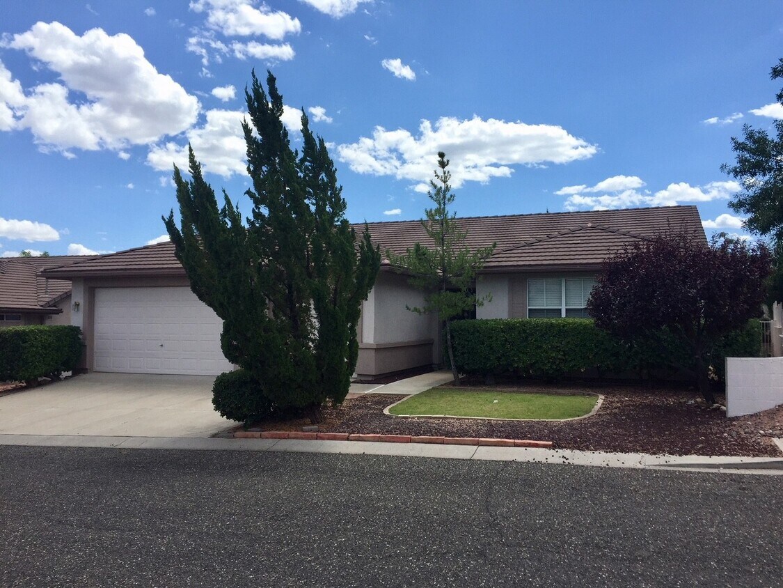 Foto principal - 2355 W High Country Dr