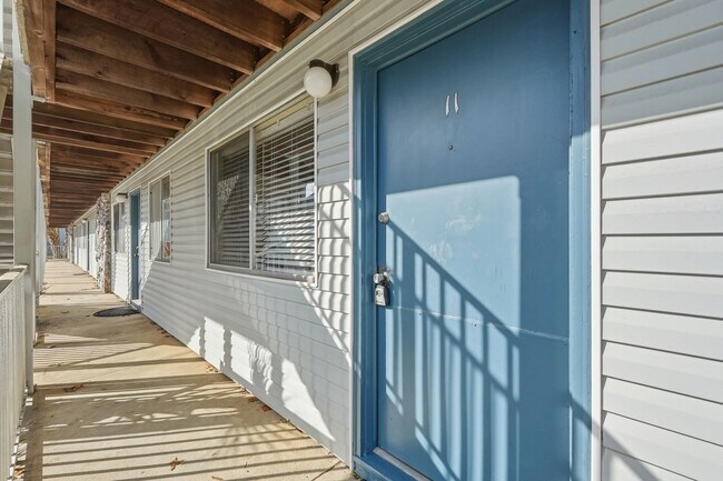 Foto del edificio - Charming 2 Bedroom in Prime Location!