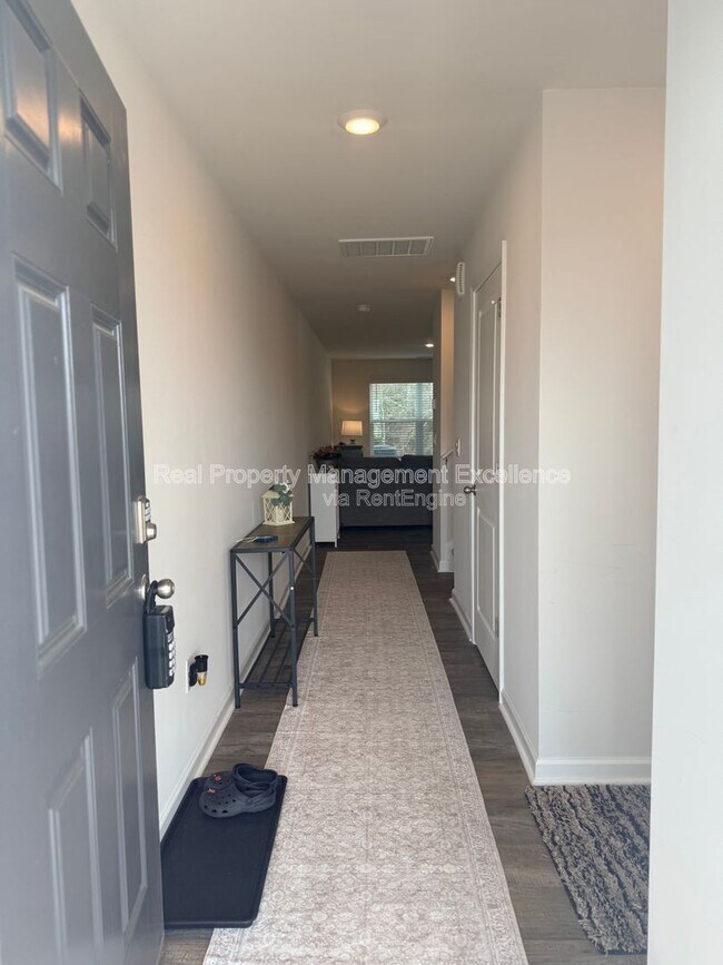 Foto del edificio - 58 Sweet Mdw Rd