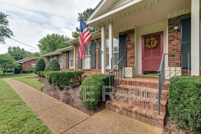 Building Photo - 1505 Lipscomb Dr