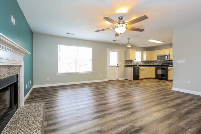 Foto del edificio - 410 Revis Creek Ct