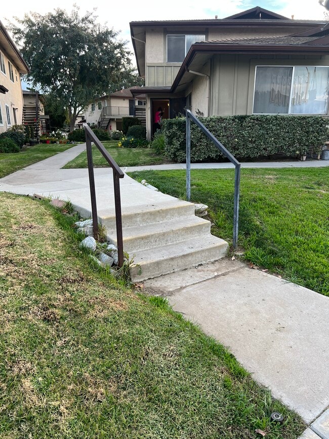 Building Photo - 9847 Mission Vega Rd