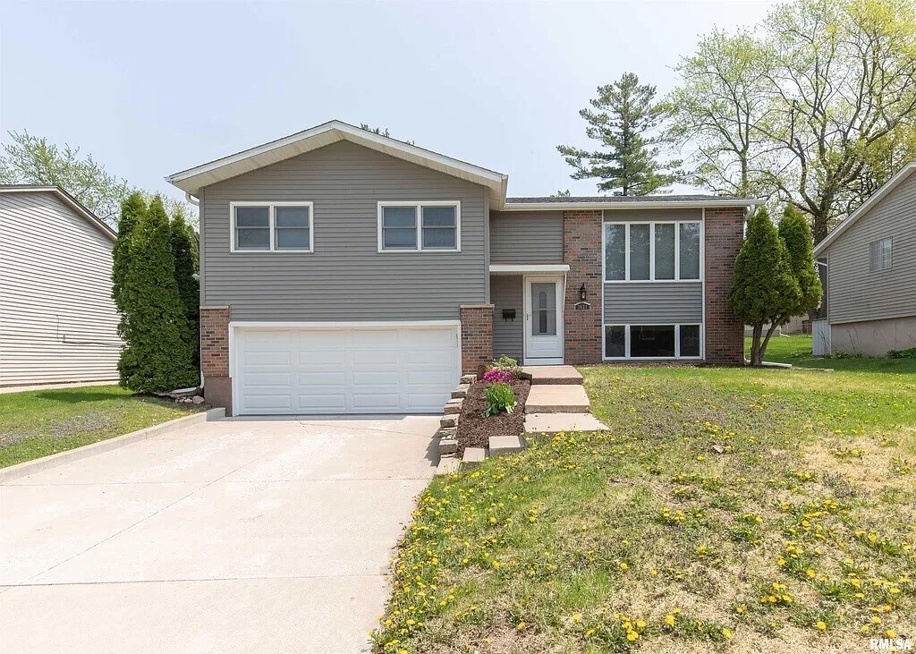Primary Photo - 3621 Oakwood Dr