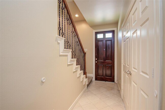 Building Photo - 9121 Creekstone Lake Dr