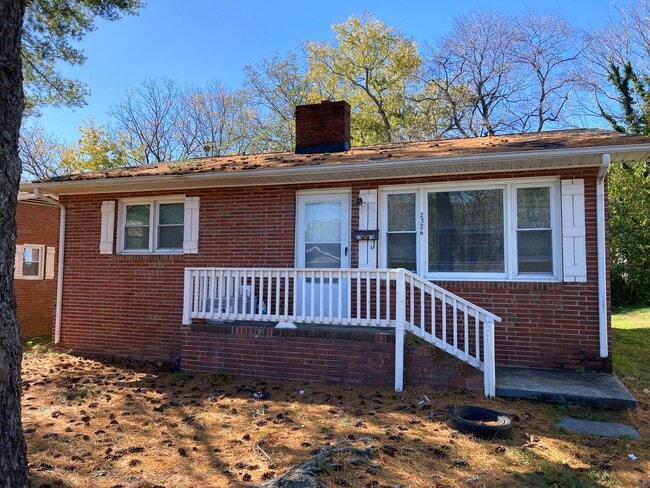 Building Photo - 2326 Waterbury St