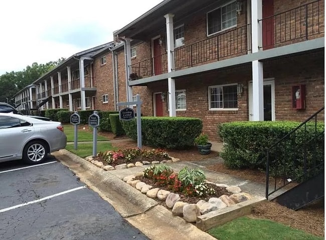 Building Photo - 2125 Defoors Ferry Rd NW