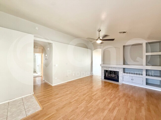 Building Photo - 838 E Ross Ave