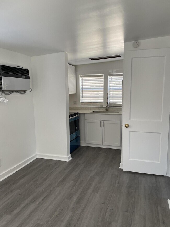 Foto del edificio - 229 Lakeland Dr