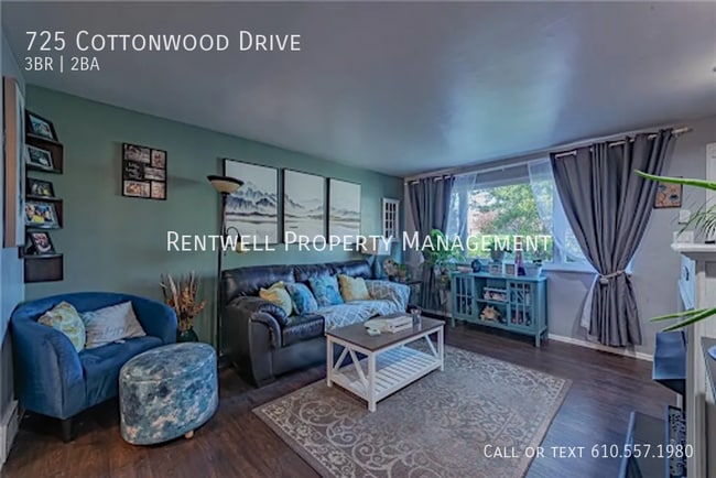 Building Photo - 725 Cottonwood Dr
