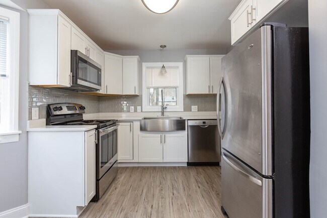 Building Photo - 212 Strathmore Pl