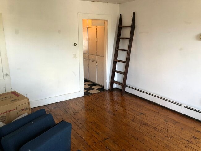 Building Photo - 204 Wooster St