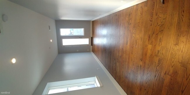 Foto del edificio - 3 br, 1 bath  - 581 Van Buren St