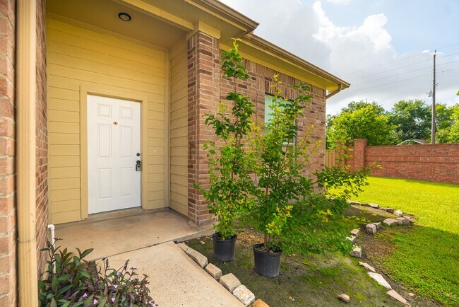Foto del edificio - 21502 Trilby Way