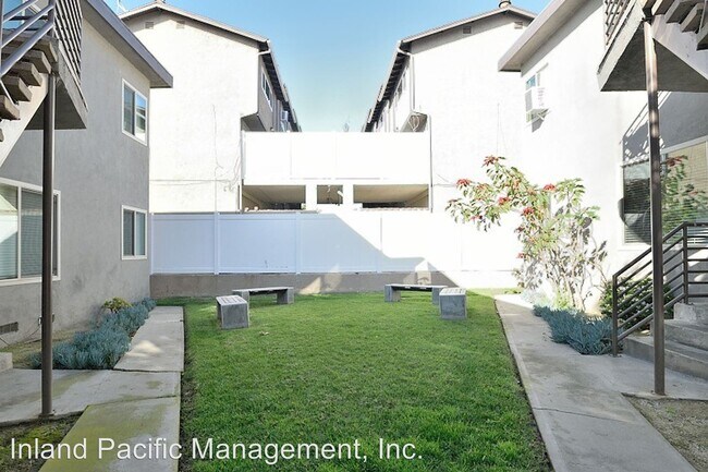 Building Photo - 1141 11th St