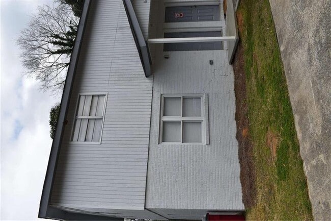 Building Photo - 1156 Triple Hill Dr