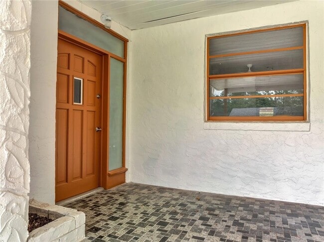 Building Photo - 2303 Bonneville Dr