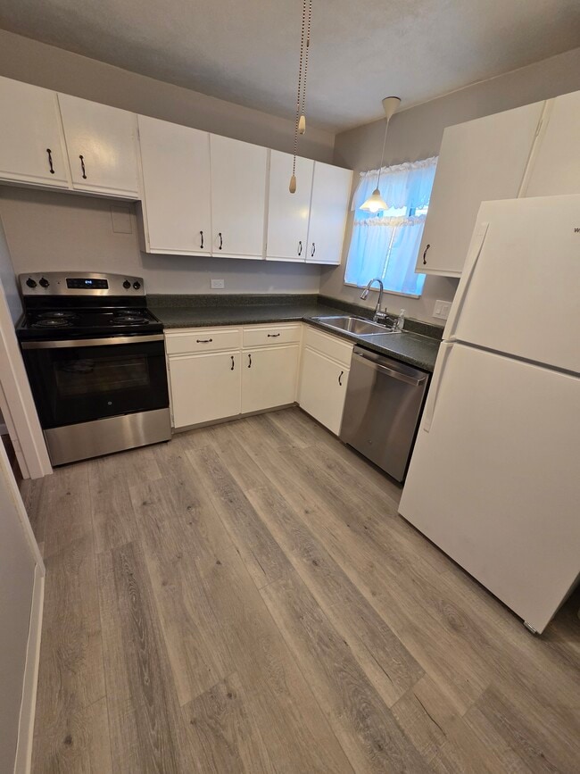 Kitchen - 7801 W 35th Ave