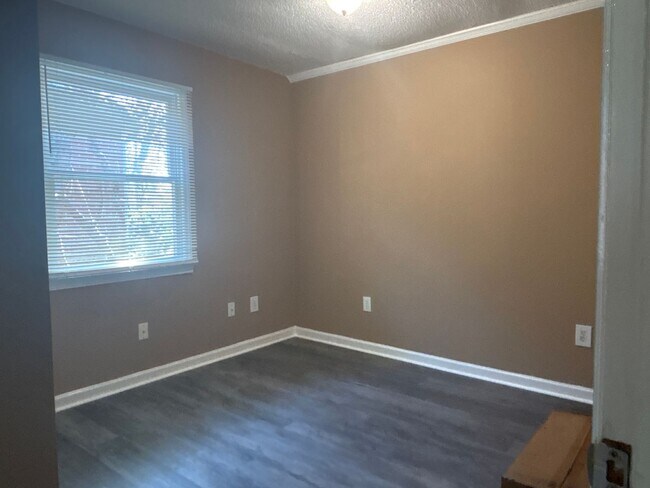 Foto del edificio - 3-Bedroom convenient to South Elm-Eugene and I-40