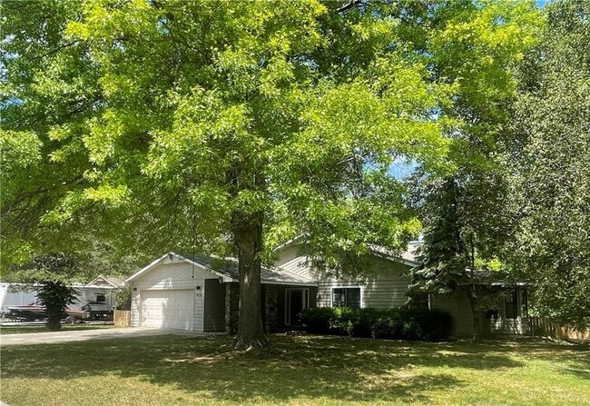 Building Photo - 1676 E Susan Dr