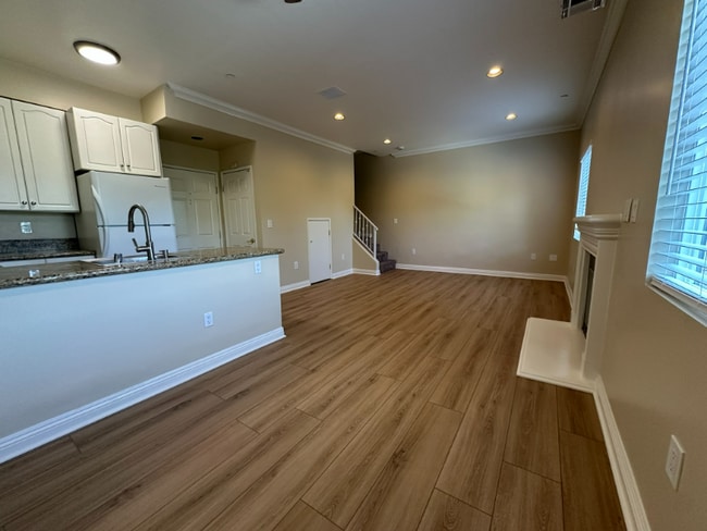 Building Photo - 22651 Del Valle St