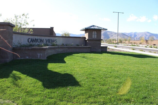 Foto del edificio - Recently Built Home in Litchfield Park at ...