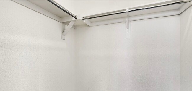 Foto del edificio - 524 Longmeadow St