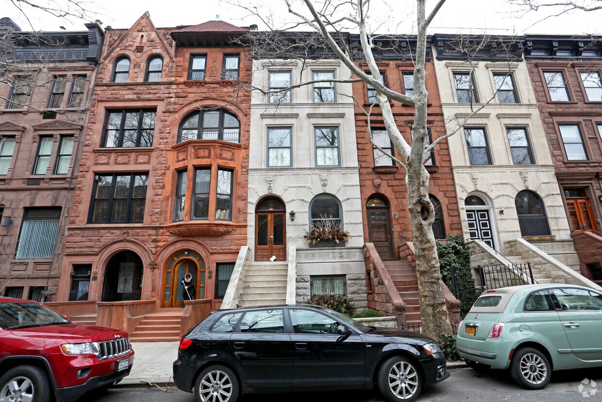 Building Photo - 155 W 88th St