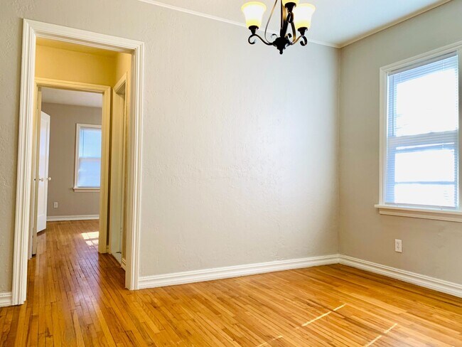 Foto del edificio - Beautiful 3BD/2BA Home Near OU – Prime Nor...