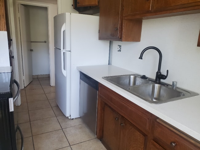 Photo - 1111 S Corning St Apartment