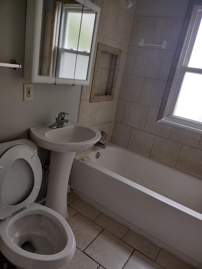 Foto del edificio - 3983 E 153rd St