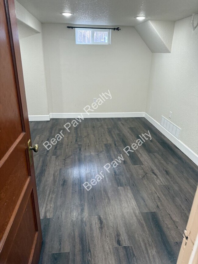 Foto del edificio - 1820 E 21st St