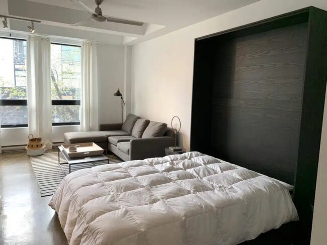 Building Photo - 3827 Boul. Saint-Laurent